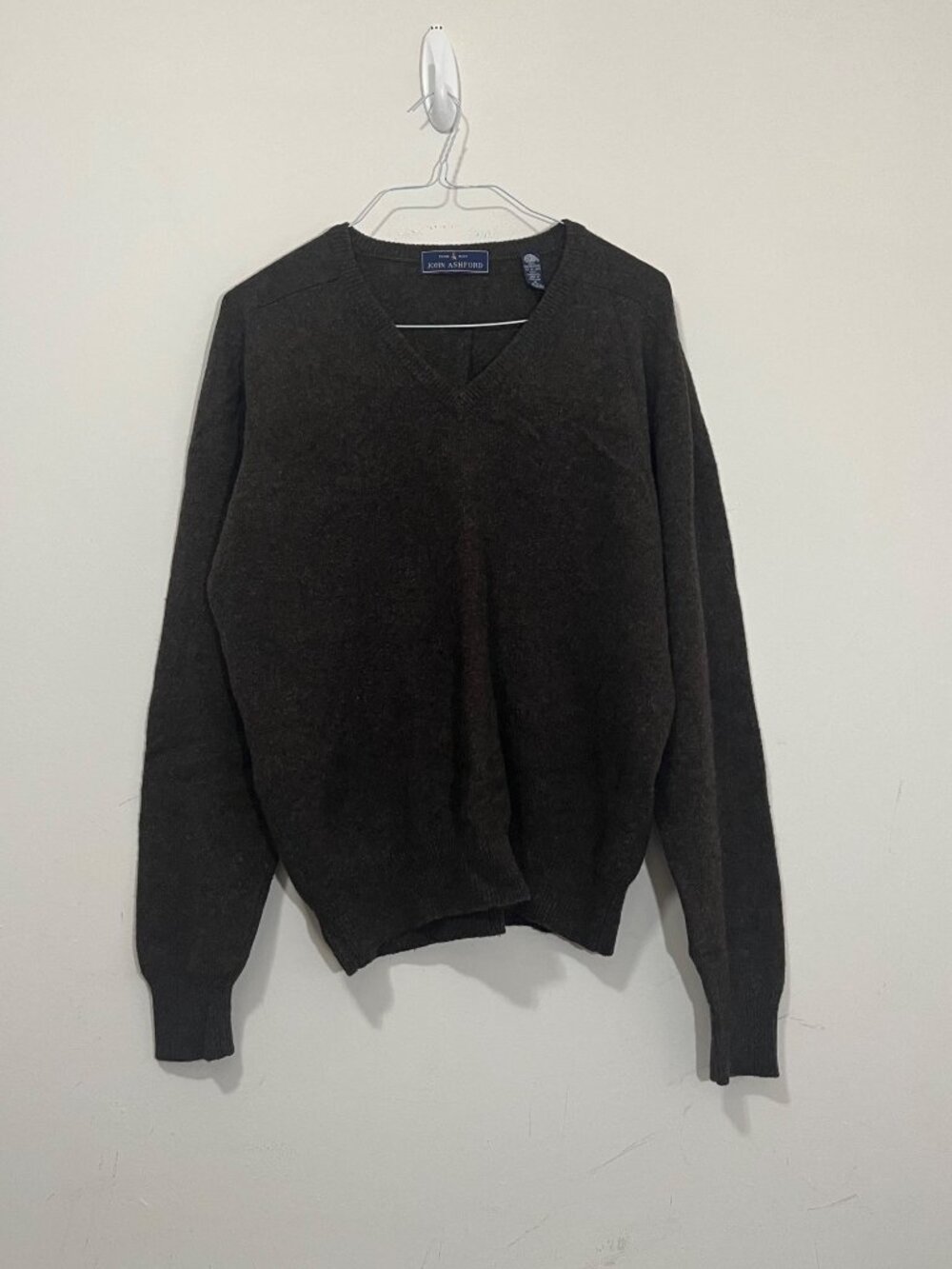 Vintage John Ashford 100% Lambswool V-Neck Brown Pullover Sweater Men's Size XL